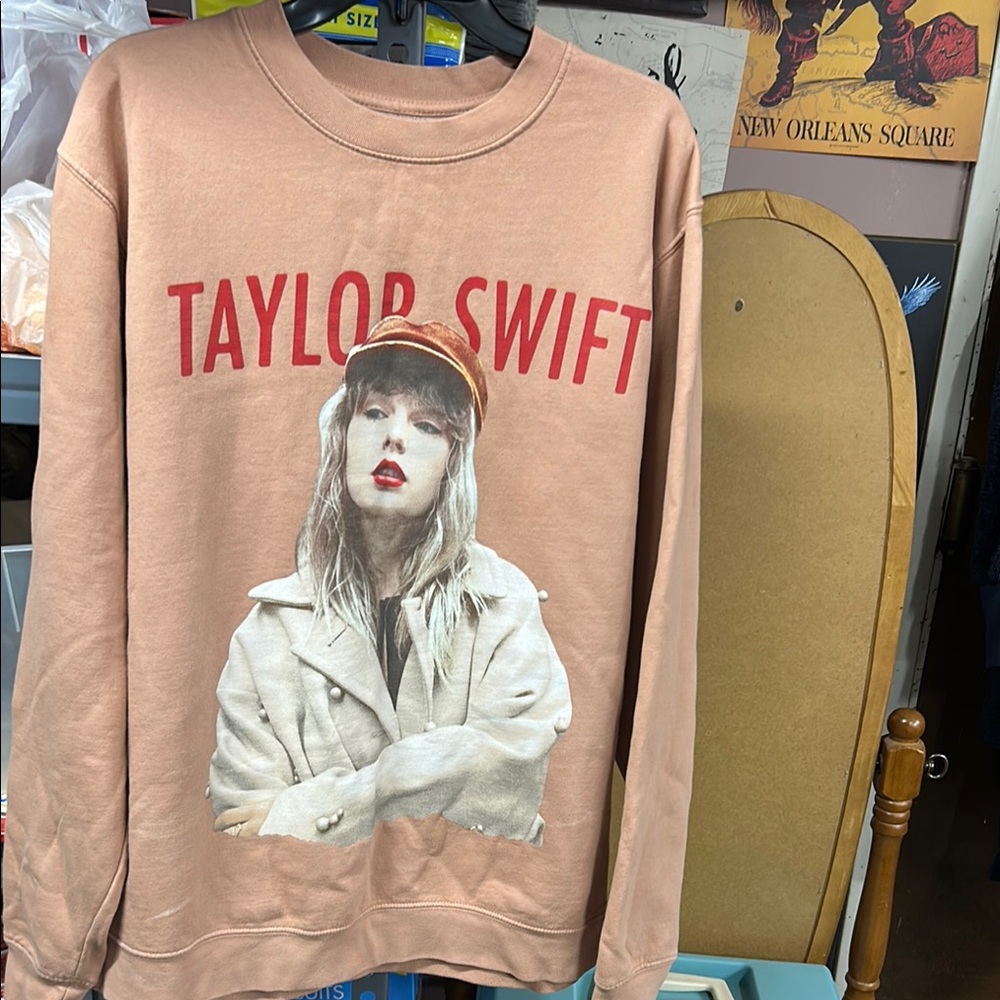 Taylor swift Pink Graphic Long Sleeve Sweatshirt
